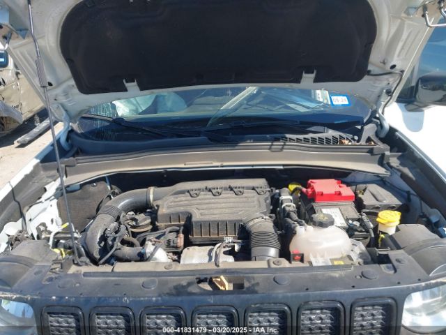 ZACNJDE1XNPN71389 Jeep Renegade Altitude 4x4