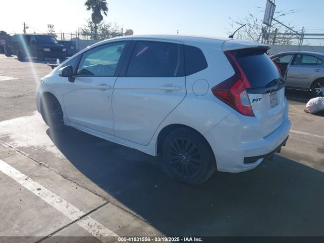2019 HONDA FIT 3HGGK5H60KM717921 Photo 2