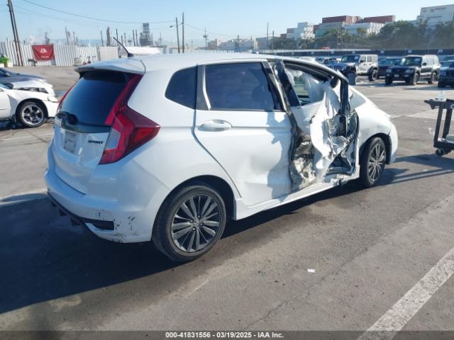 2019 HONDA FIT 3HGGK5H60KM717921 Photo 3