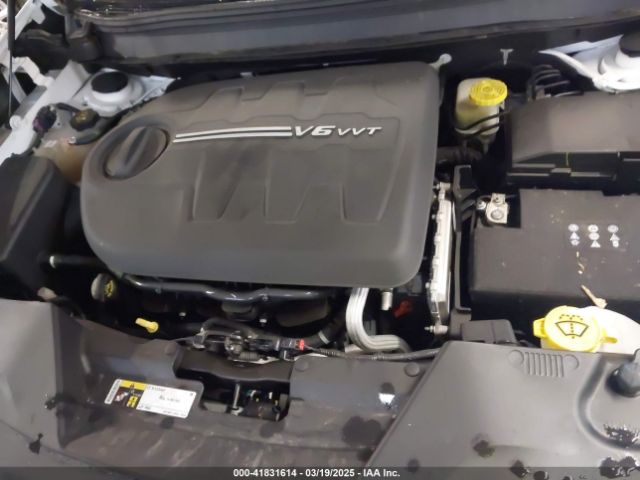 1C4PJMJX1JD598043 Jeep Cherokee Overland 4x4