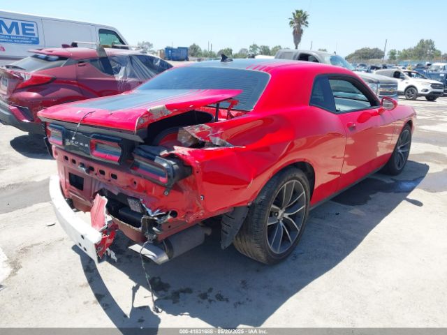 2C3CDZFJ0HH636368 Dodge Challenger 392 Hemi Scat Pack Shaker