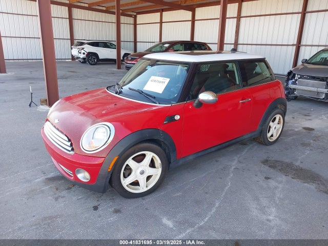2008 MINI COOPER WMWMF33588TT64697 Photo 1