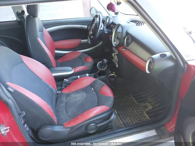 2008 MINI COOPER WMWMF33588TT64697 Photo 4