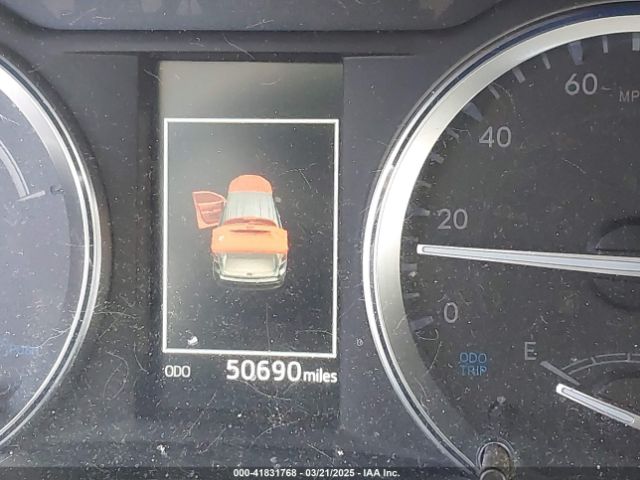 5TDJGRFH8KS068239 Toyota Highlander Hybrid Xle