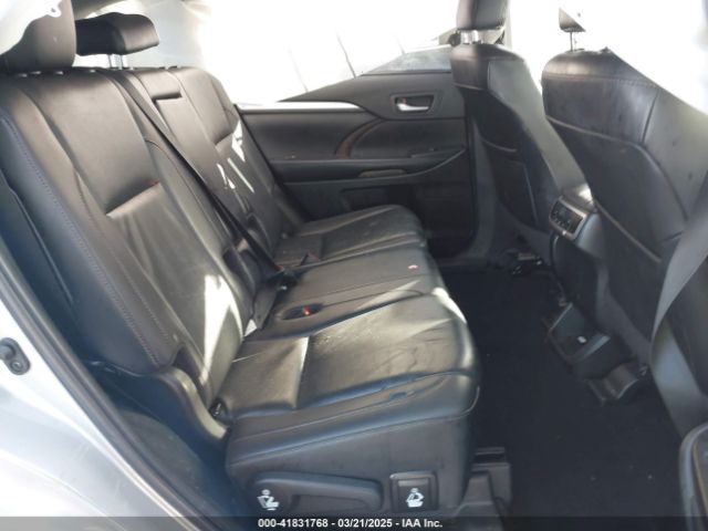 5TDJGRFH8KS068239 Toyota Highlander Hybrid Xle