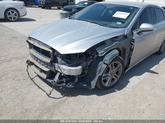 3FA6P0H74JR145041 Ford FUSION SE