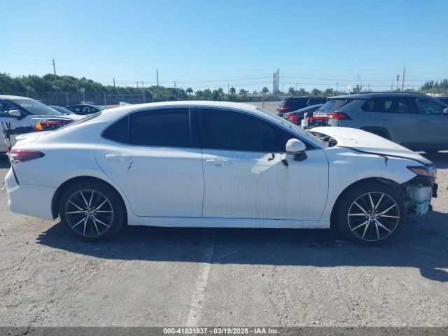 4T1T11AK8RU850542 Toyota CAMRY SE