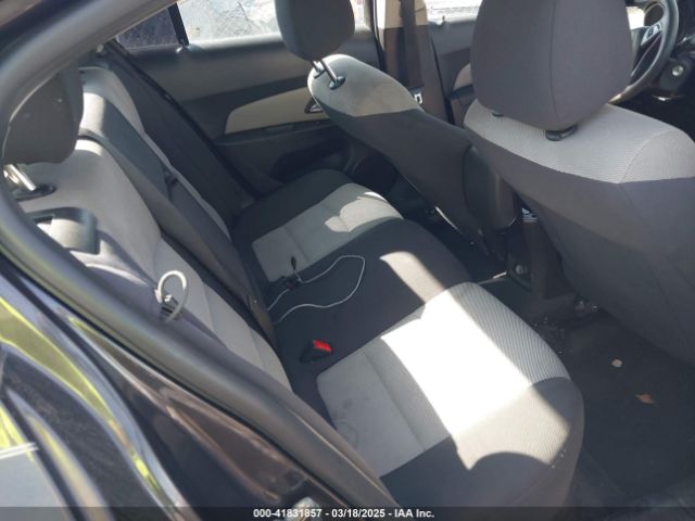 1G1PA5SG2E7467480 Chevrolet Cruze Ls Auto