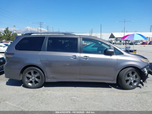 5TDXK3DC7FS633034 Toyota Sienna Se 8 Passenger