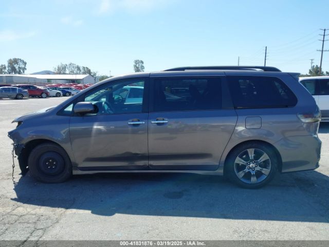 5TDXK3DC7FS633034 Toyota Sienna Se 8 Passenger