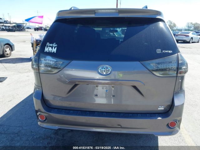 5TDXK3DC7FS633034 Toyota Sienna Se 8 Passenger
