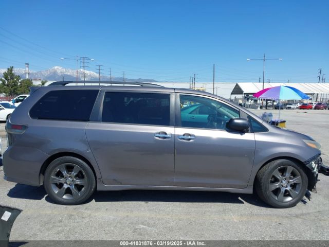 5TDXK3DC7FS633034 Toyota Sienna Se 8 Passenger