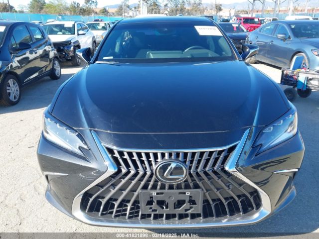 58ADA1C14RU037023 Lexus ES 300H