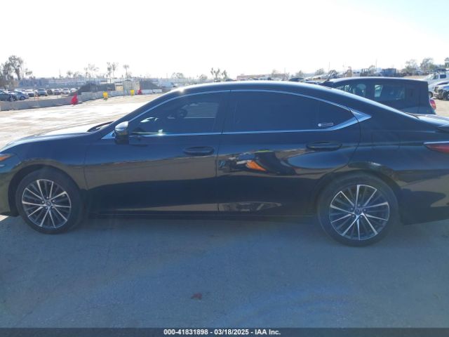 58ADA1C14RU037023 Lexus ES 300H