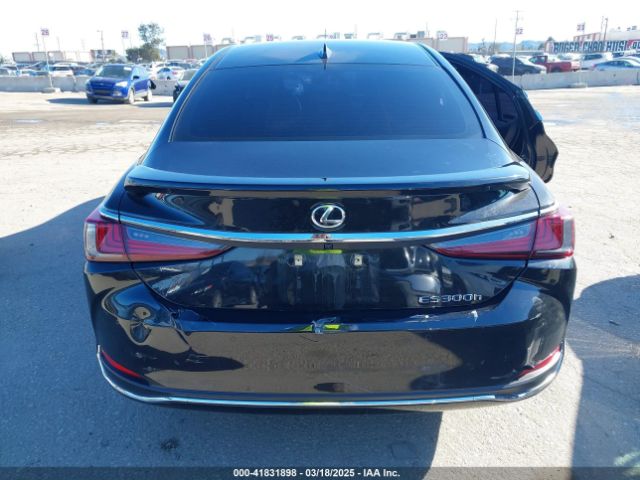 58ADA1C14RU037023 Lexus ES 300H