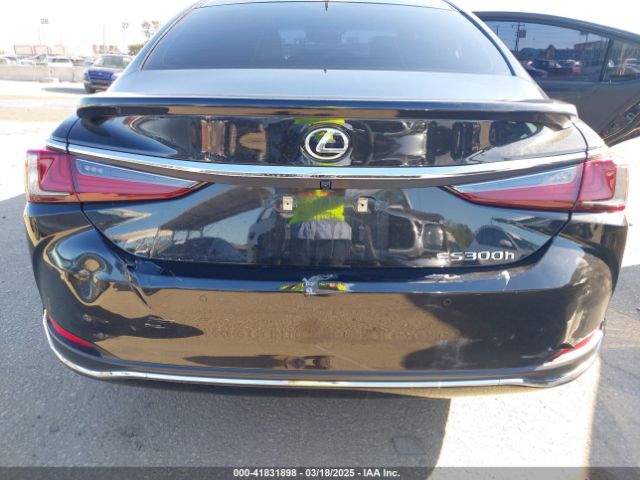58ADA1C14RU037023 Lexus ES 300H