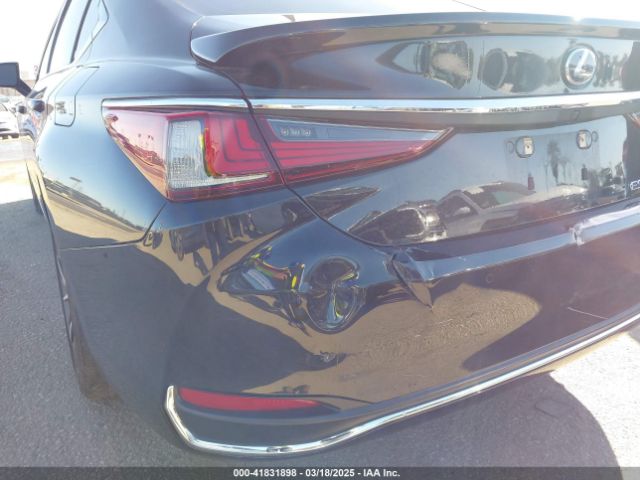 58ADA1C14RU037023 Lexus ES 300H