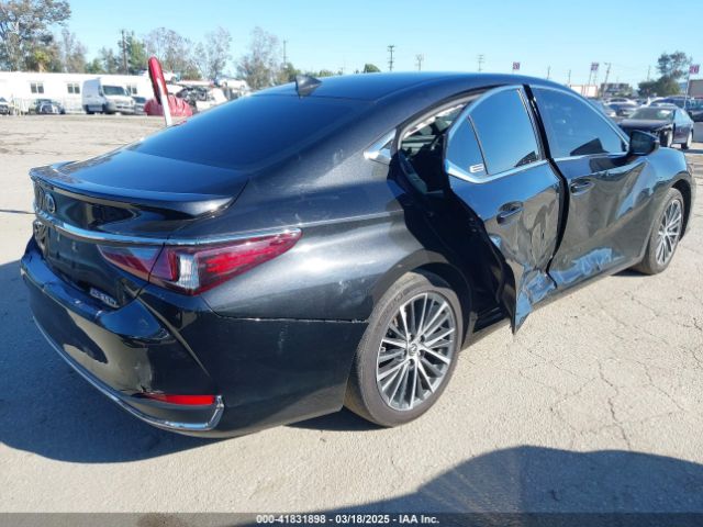 58ADA1C14RU037023 Lexus ES 300H
