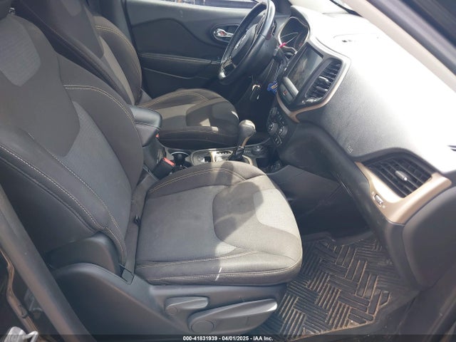 1C4PJMCS6FW787736 Jeep Cherokee Latitude