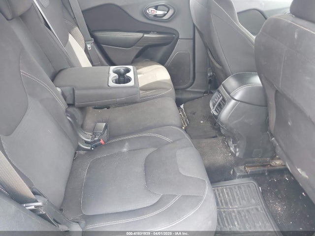 1C4PJMCS6FW787736 Jeep Cherokee Latitude