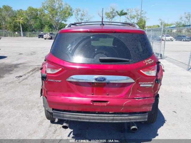 1FMCU0J98EUD14361 Ford Escape Titanium