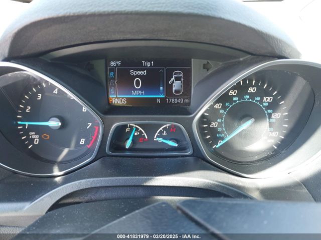 1FMCU0J98EUD14361 Ford Escape Titanium