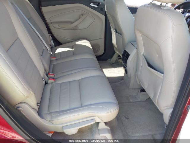 1FMCU0J98EUD14361 Ford Escape Titanium