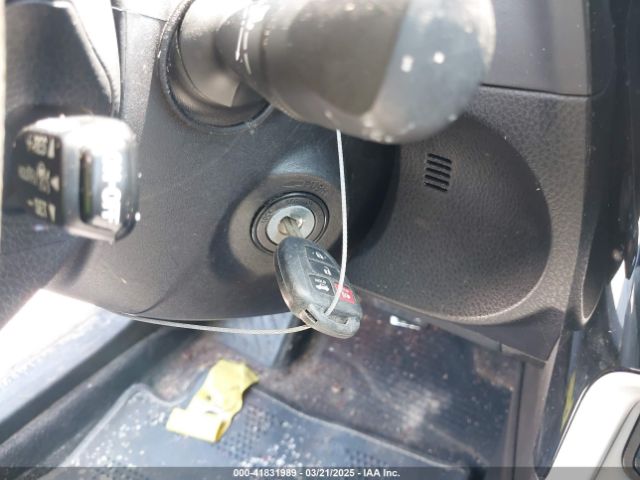 5YFBURHE7KP938152 Toyota COROLLA LE