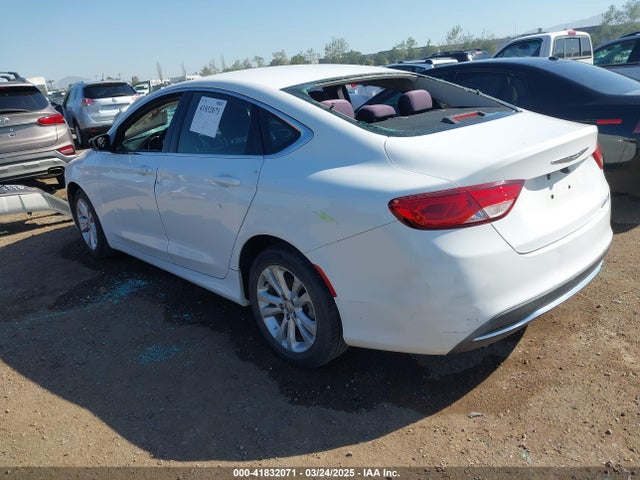 Chrysler 200 Limited 2015 1C3CCCABXFN630677 Image 3
