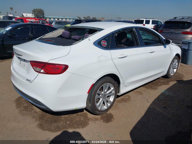 Chrysler 200 Limited 2015 1C3CCCABXFN630677 Image 4