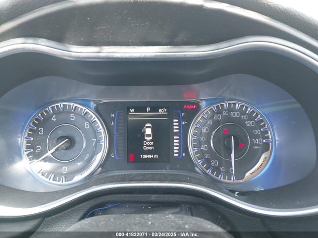 Chrysler 200 Limited 2015 1C3CCCABXFN630677 Image 7
