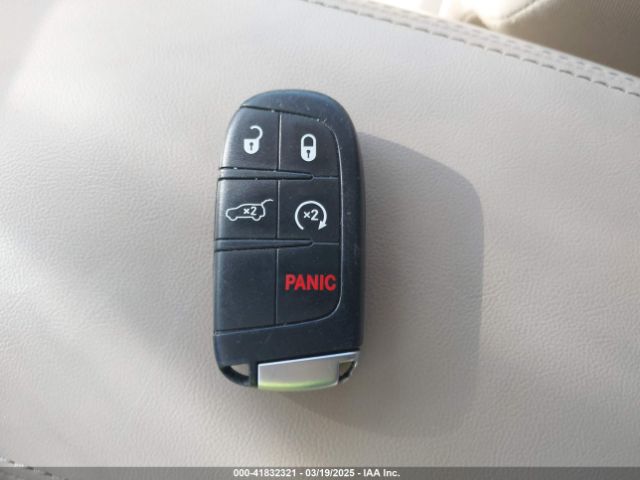 1C4RJFAG3NC138737 Jeep Grand Cherokee Wk Laredo E 4x4