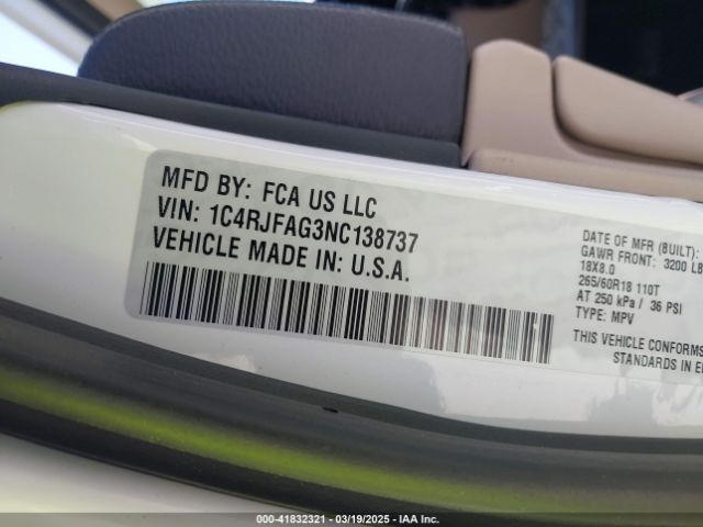 1C4RJFAG3NC138737 Jeep Grand Cherokee Wk Laredo E 4x4