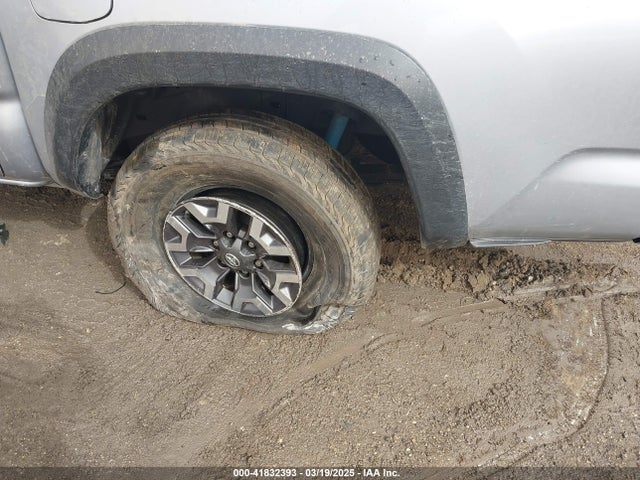 3TMCZ5AN7KM246599 Toyota Tacoma Trd Off Road