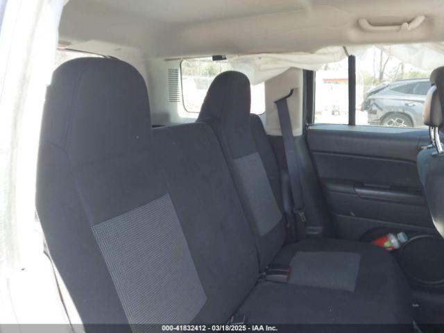 1C4NJPFBXED737646 Jeep Patriot Latitude