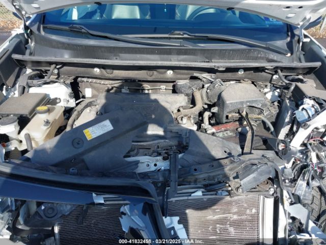 2T3JFREV7HW668686 Toyota RAV4 SE