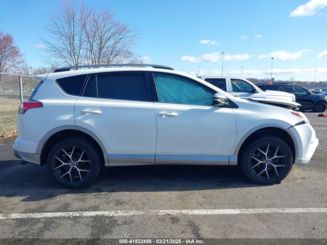 2T3JFREV7HW668686 Toyota RAV4 SE