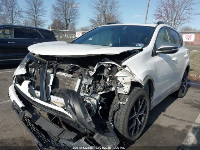 2T3JFREV7HW668686 Toyota RAV4 SE