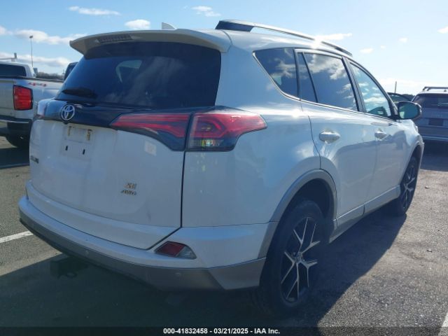 2T3JFREV7HW668686 Toyota RAV4 SE
