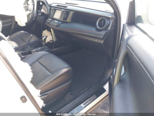 2T3JFREV7HW668686 Toyota RAV4 SE