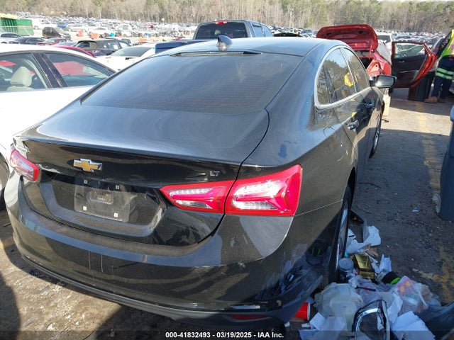 1G1ZD5ST6NF151647 Chevrolet Malibu Fwd Lt