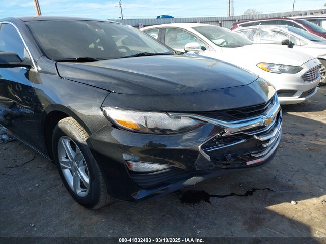 1G1ZD5ST6NF151647 Chevrolet Malibu Fwd Lt