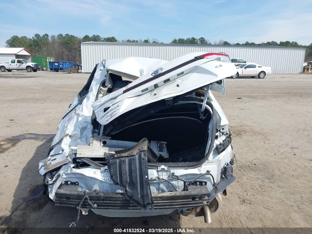 JTDVPMAE9N3015203 Toyota COROLLA LE