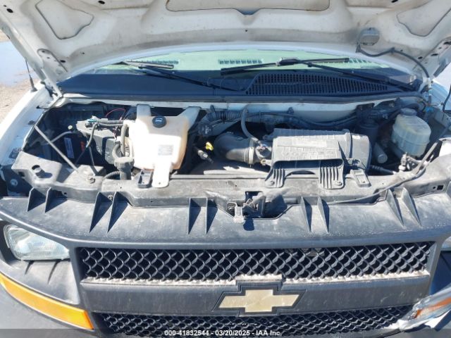 1GCSGAFX1E1118221 Chevrolet Express 1500 Work Van