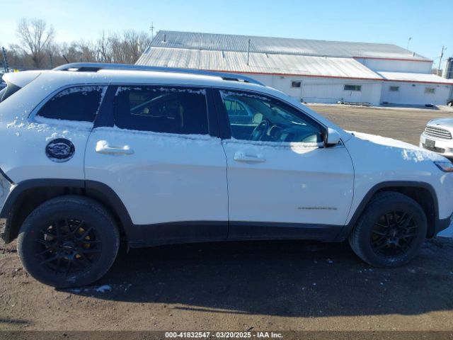1C4PJLCB7GW307005 Jeep Cherokee Latitude