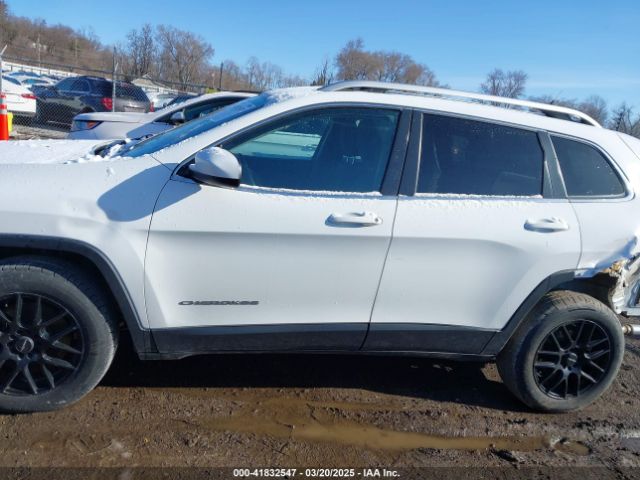 1C4PJLCB7GW307005 Jeep Cherokee Latitude