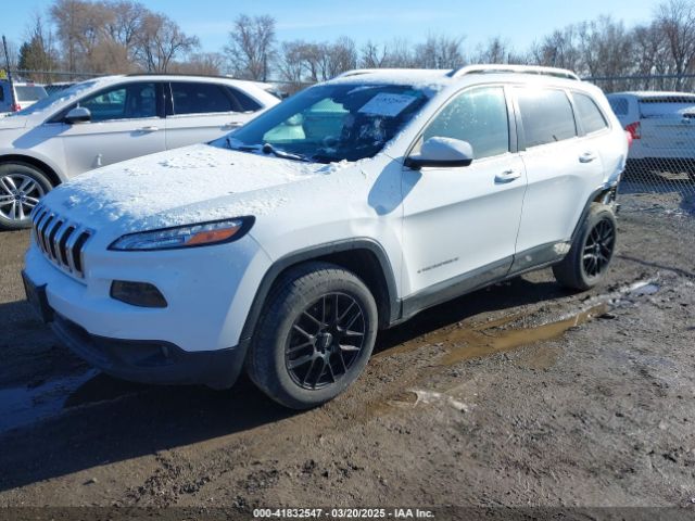 1C4PJLCB7GW307005 Jeep Cherokee Latitude