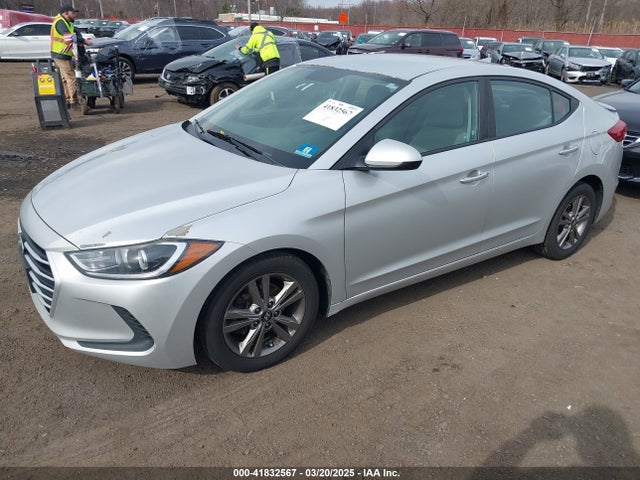 5NPD84LF1JH255925 Hyundai ELANTRA SEL