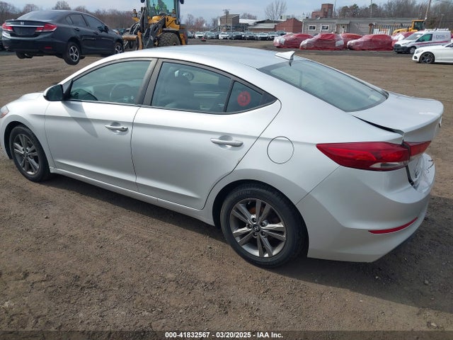 5NPD84LF1JH255925 Hyundai ELANTRA SEL