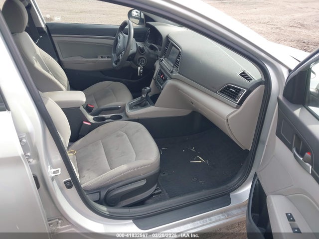 5NPD84LF1JH255925 Hyundai ELANTRA SEL